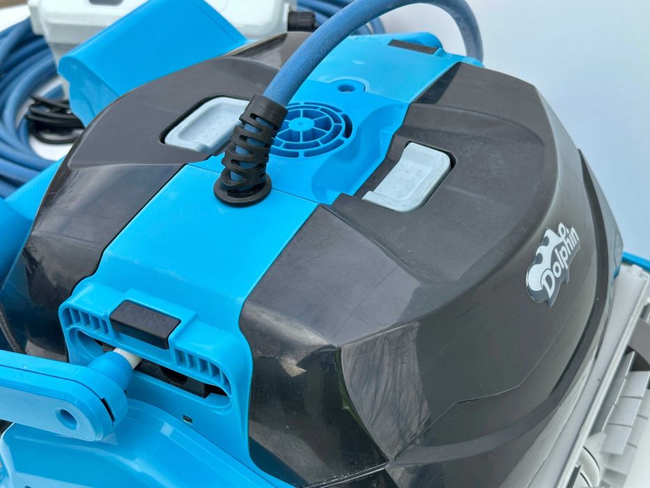 Robot curățare piscină Dolphin Maytronics F60