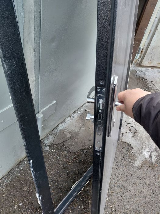 Продам дверь 200×90