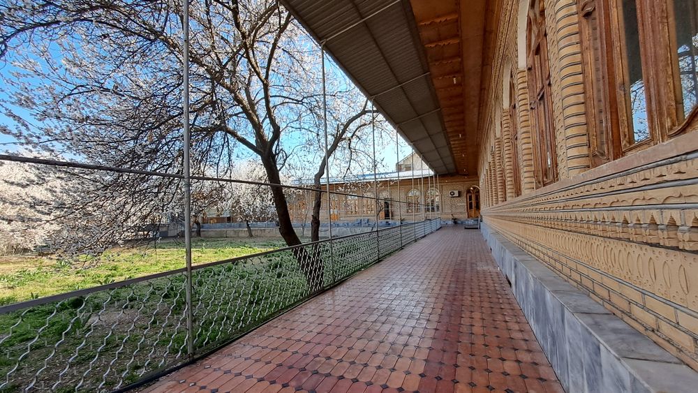 Салар! Про-ся возле речки 23-соток дом 12-комнат