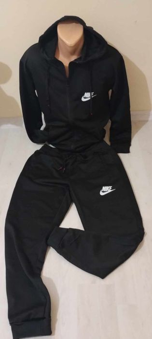 Trening baieti Nike format din 3 piese!