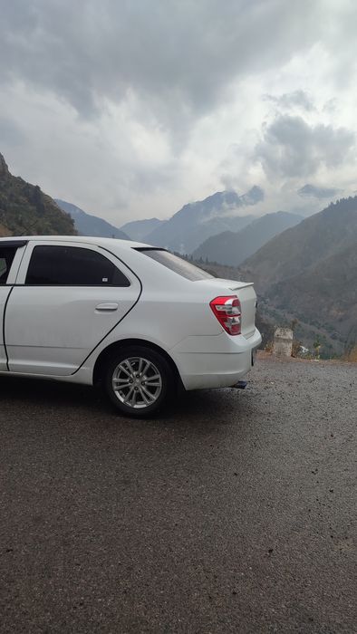 Аренда авто . Новая Кобальт.