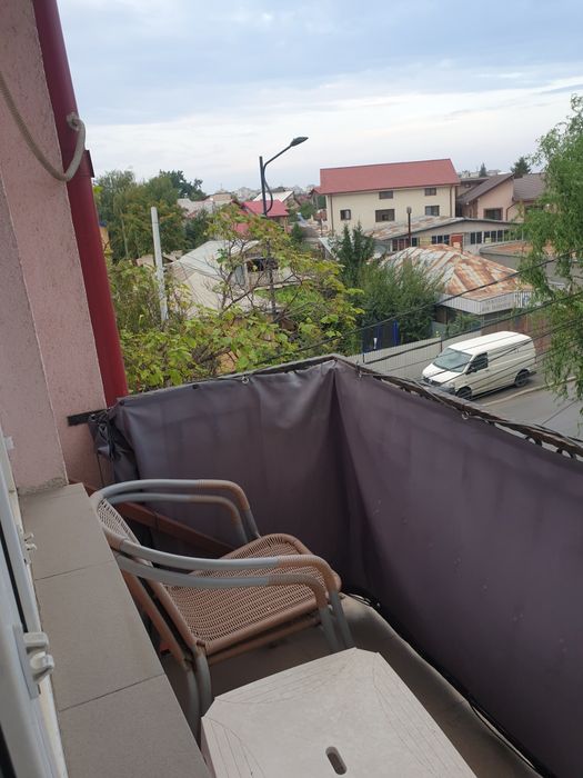 Închiriez garsoniera