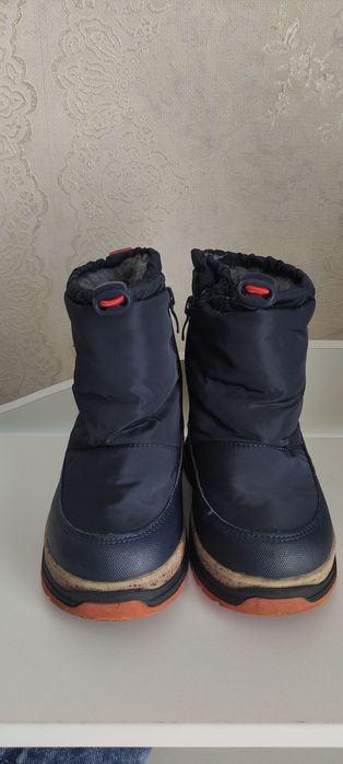 Продам детские зимние сапоги