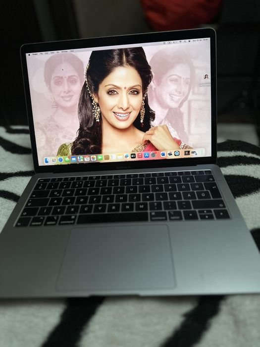 Apple MacBook Air 2019 Touchpad.