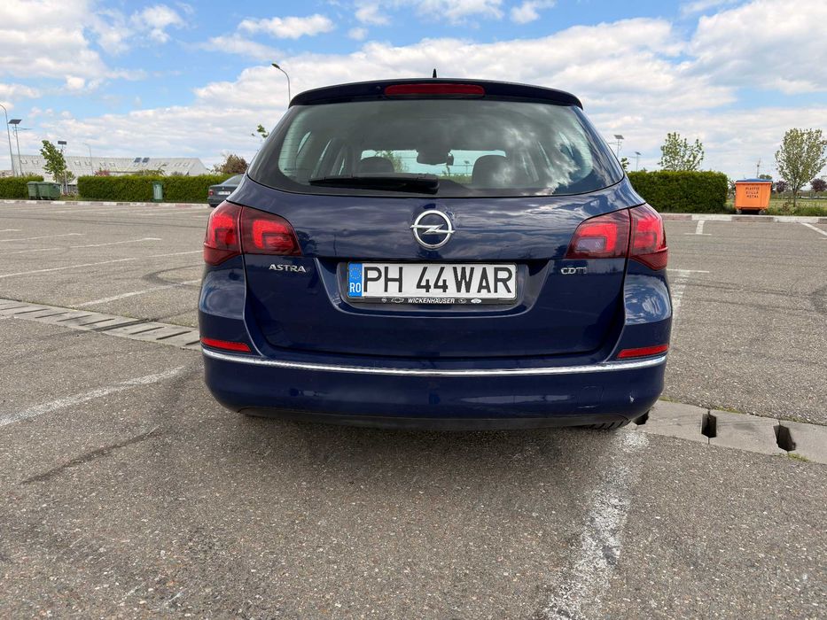 Opel Astra J Sports Tourer