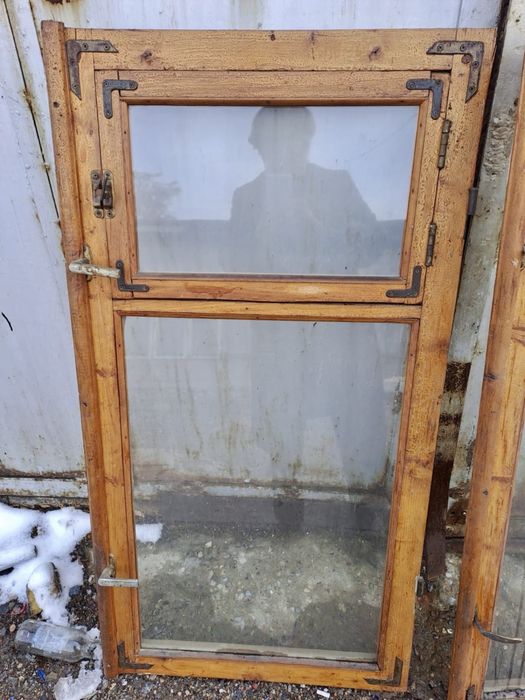 Деревянные рамы со стеклом