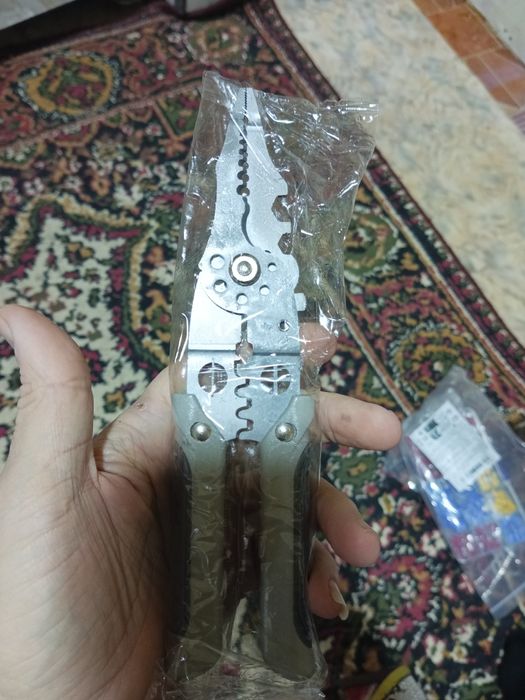 Плоскогубцы для зачистки кабеля