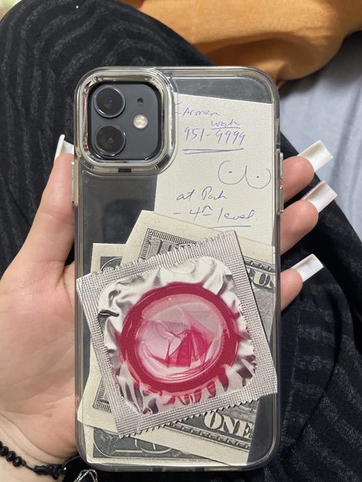 Iphone 11   100% sanatatea bateriei.   NEGOCIABIL