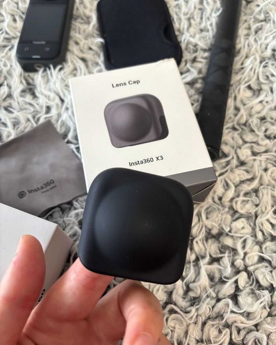 Екшън камера INSTA 360 X3 + АКСЕСОАРИ