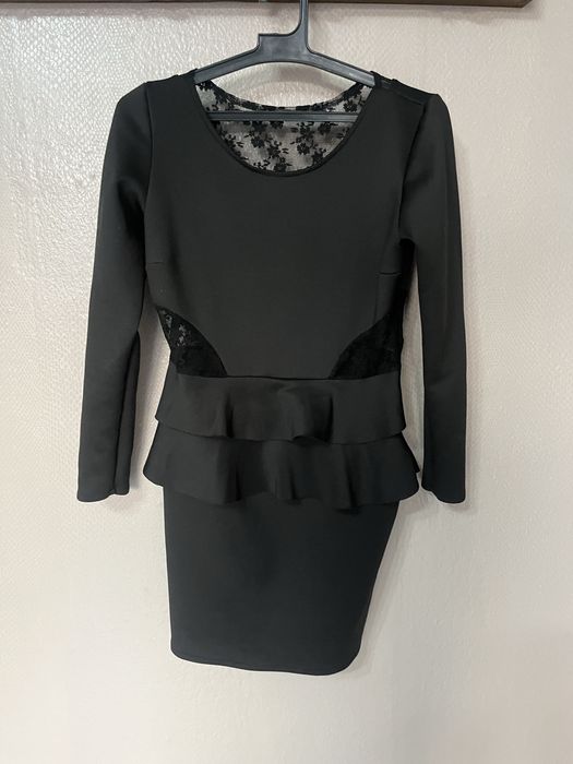 Официални рокли.