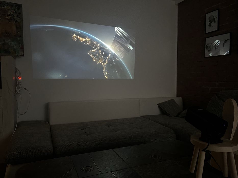 Videoproiector portabilsursa LED 1080P 15000 lumeni