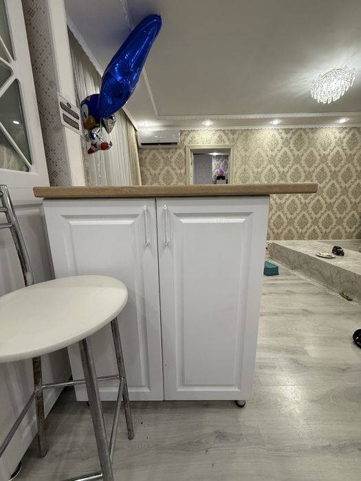 Продам шкаф и шкаф стол со стульями