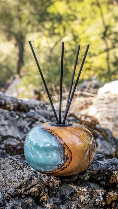 Аромадиффузоры из натурального дерева и эпоксидной смолы BioSy