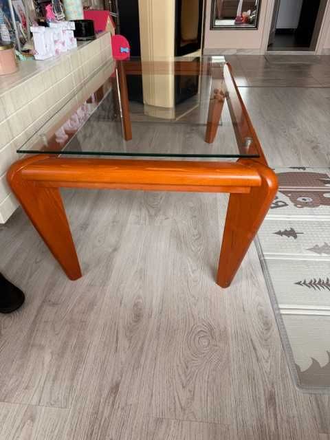 Модерна холна маса – МДФ основа и закалено стъкло