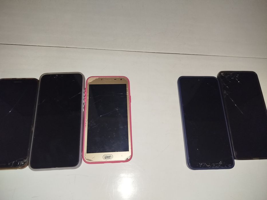 Телефон 3робочи 2не робочи