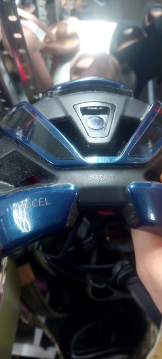 Bontrager circuit wavecel helmet