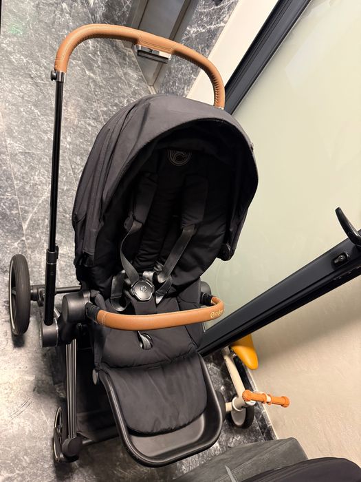 Cybex Priam 4 Platinum + два коша + зимен чувал + аксесоари