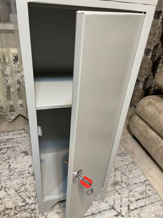 Сейф металический