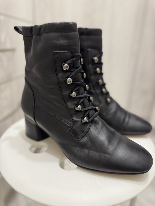 Женские ботинки