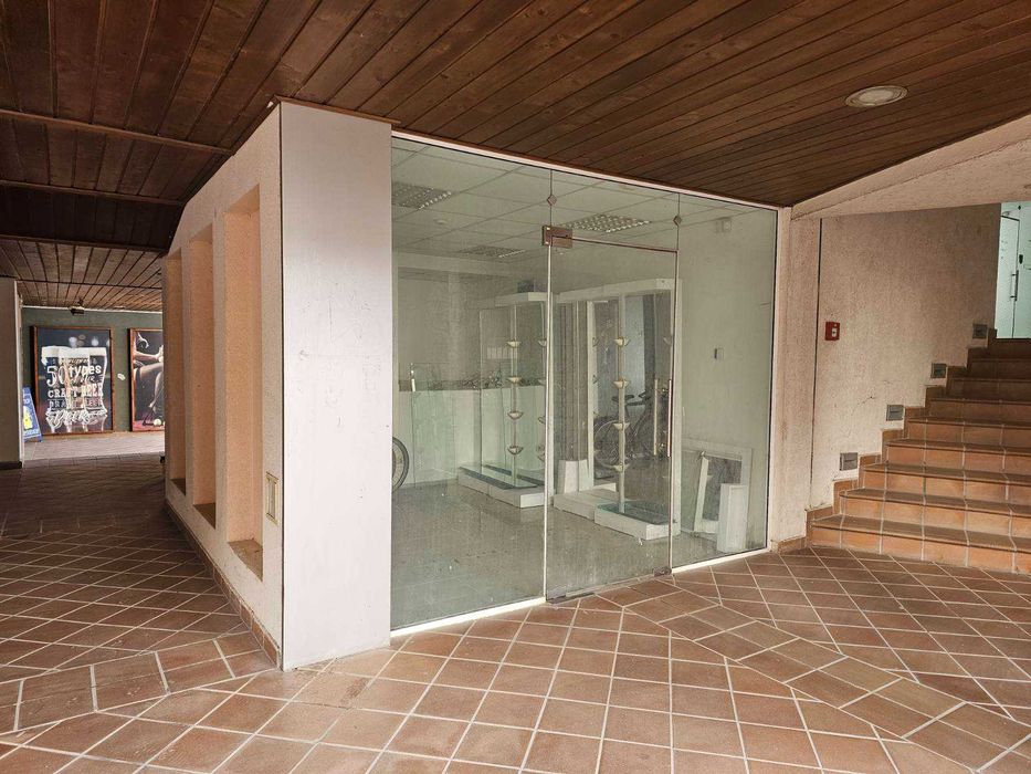 Магазин в комплекс на първа линия в Балчик