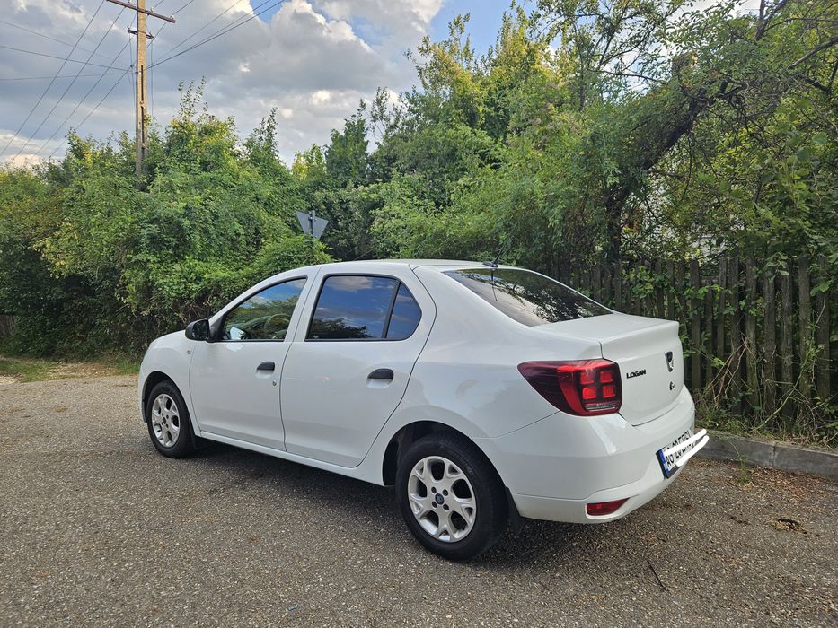 Vând  Dacia Logan