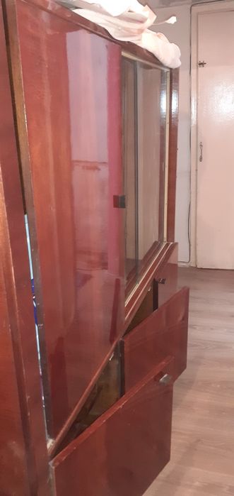 Продается сервант Беларуссия. Б/У