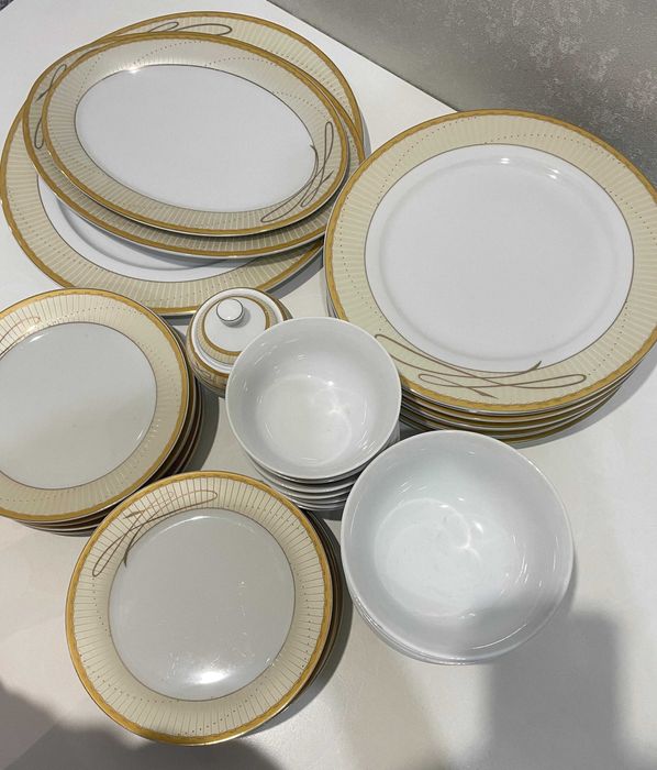 продам сервиз набор посуды