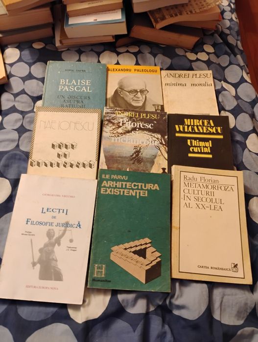 Carte filosofie, istorie, literatura.