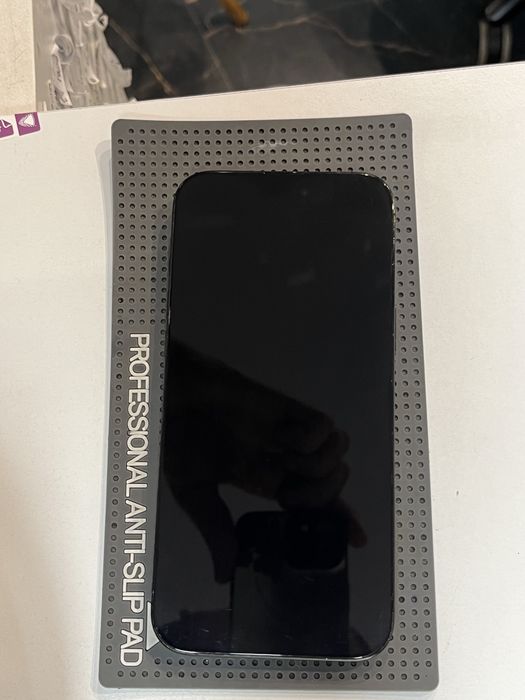 Iphone 16 Pro Max без платка