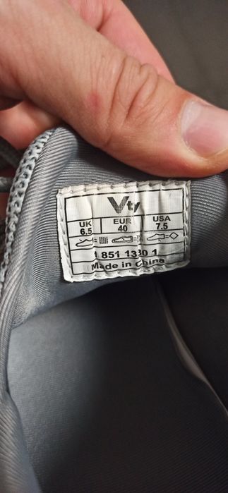 Маратонки номер 40 и 42