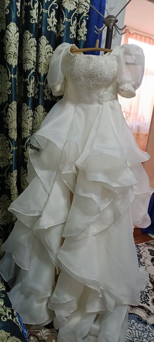 Kelin ko'ylak sotiladi