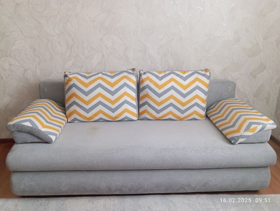 Продам диван тахту.