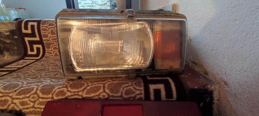 Лада 2017 фар ляв и 2 стопа оригинални и огледало