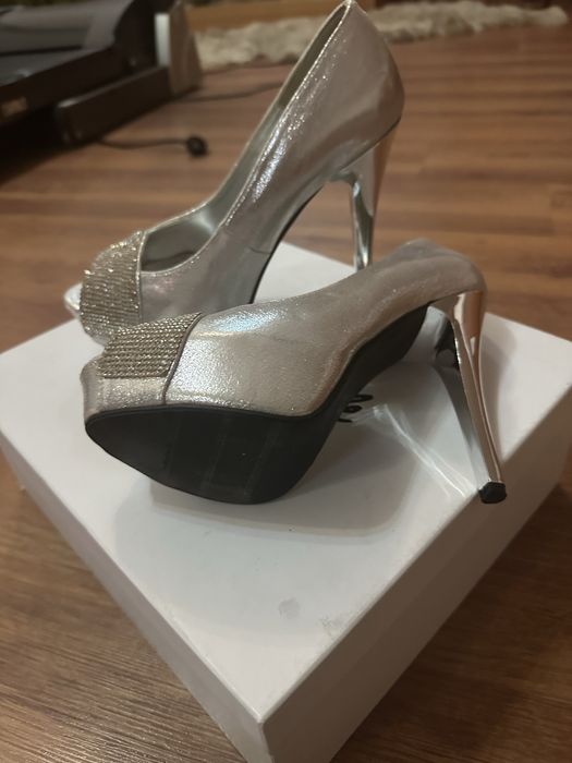 Pantofi argintii de ocazie nr 38