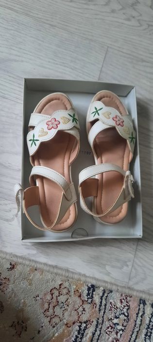 Босоножки летние