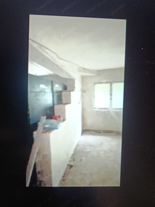 Apartament parter spatios 3 camere .