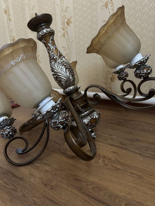 Продам люстру для зала