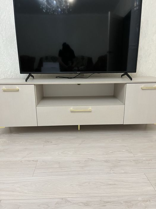 Продам тумбу под телевизор