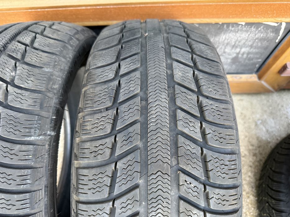 2бр. Зимни Гуми С Борд 205/50R/17 -MICHELIN- DOT:1810- 6.4мм *20€ 2бр*