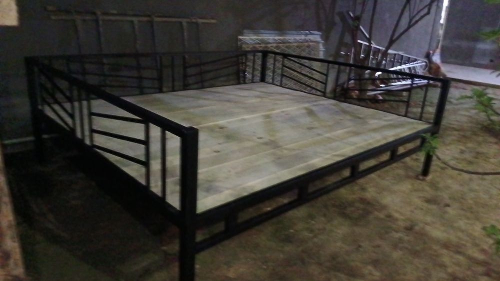 Yig‘iladigan tapchan 2.5x3 loft, mustahkam va qulay.