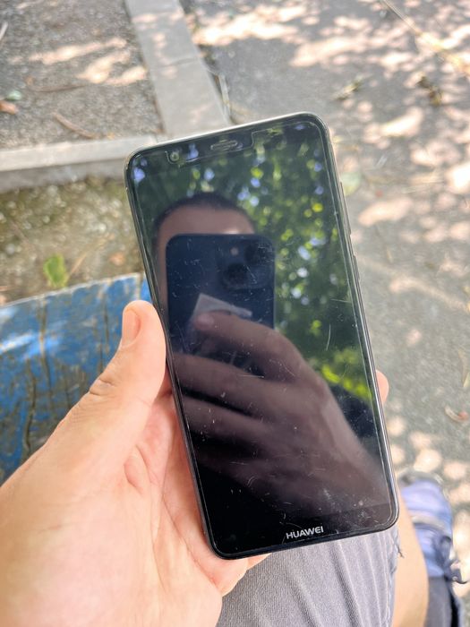 Vând Huawei P Smart, în stare impecabilă, foarte bine întreținut.