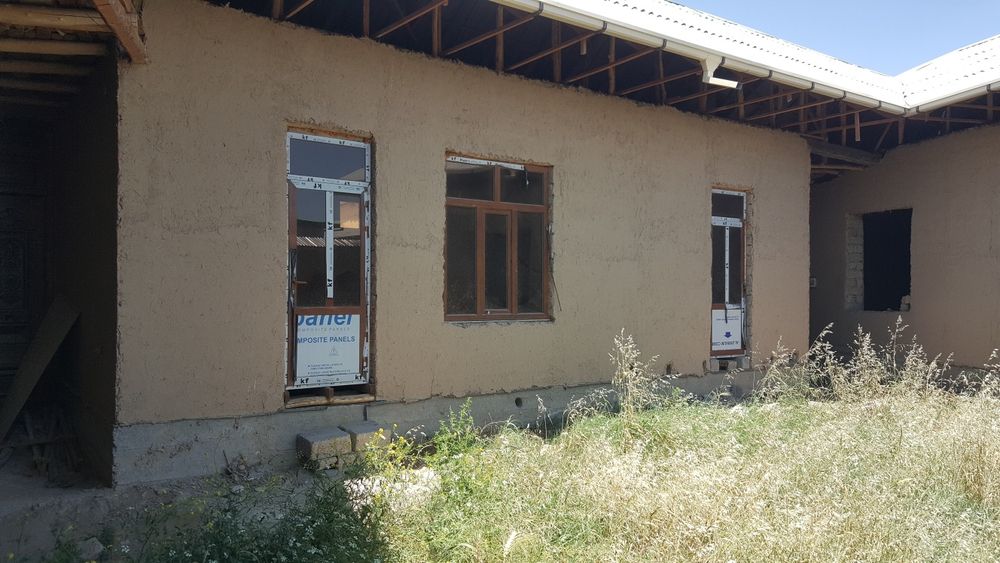 Қуриб битказилмаган уй жой