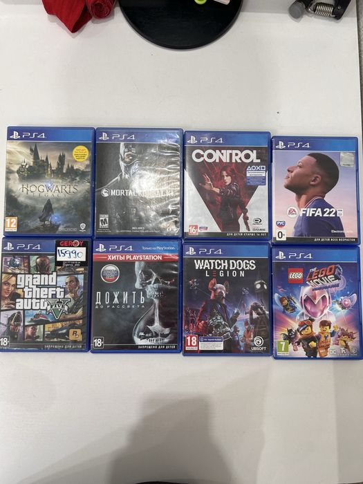 Продаю PS4 Slim 1TB + 2 джойстика + 8 игр