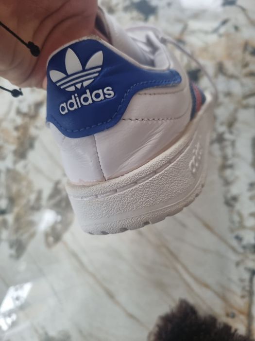 Adidași adidas buni