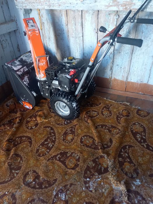 Продам снега уборочный 160000