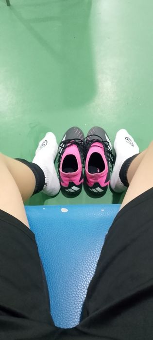 продам оригинальные бутсы адидас предатор