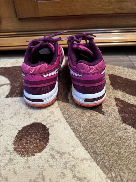 Adidasi Asics marime 36