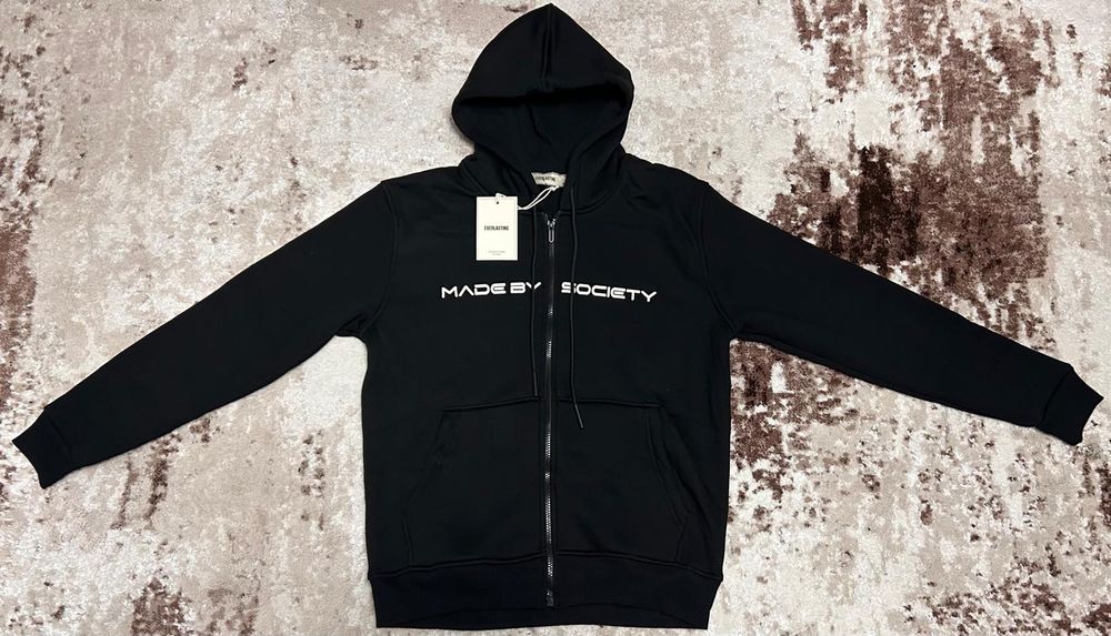 Vând compleu nou de bărbați Everlasting Made by Society