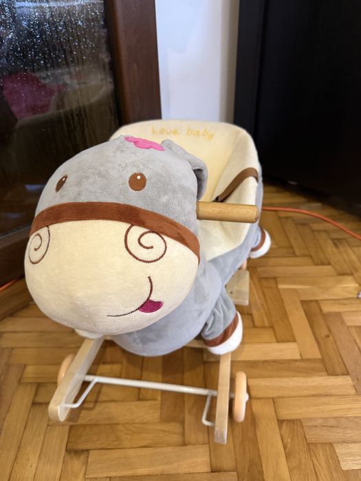 Măgăruș leagan pentru bebeluși