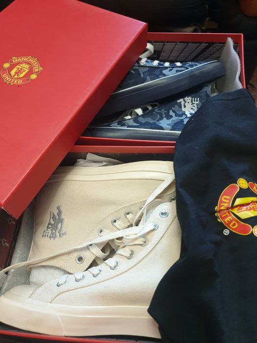 Кецове  Convers с лого Manchester  united